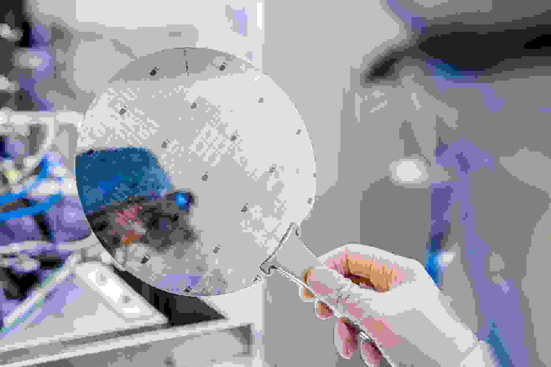 The 2D Experimental Pilot Line is a Graphene Flagship project created to address the challenges of establishing reliable fabrication processes for high-volume production of graphene and related materials-based electronics, photonics and sensors. As part of this process the 2D-EPL has launched multi-project wafer runs in which customer designs are included as dies on joint wafers. Applications are open for the fourth run now. Credit: AMO GmbH